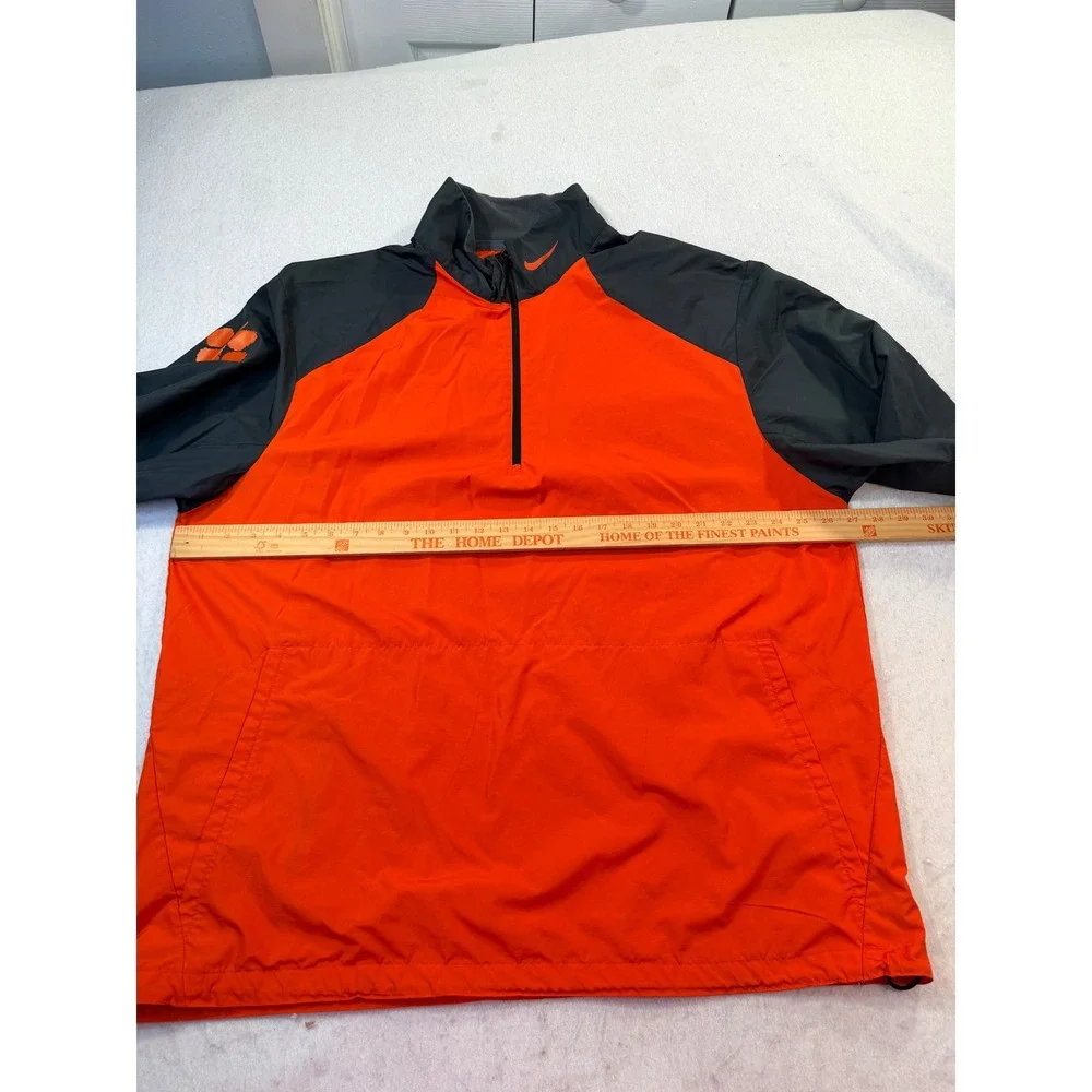 Nike includes sleeve neck